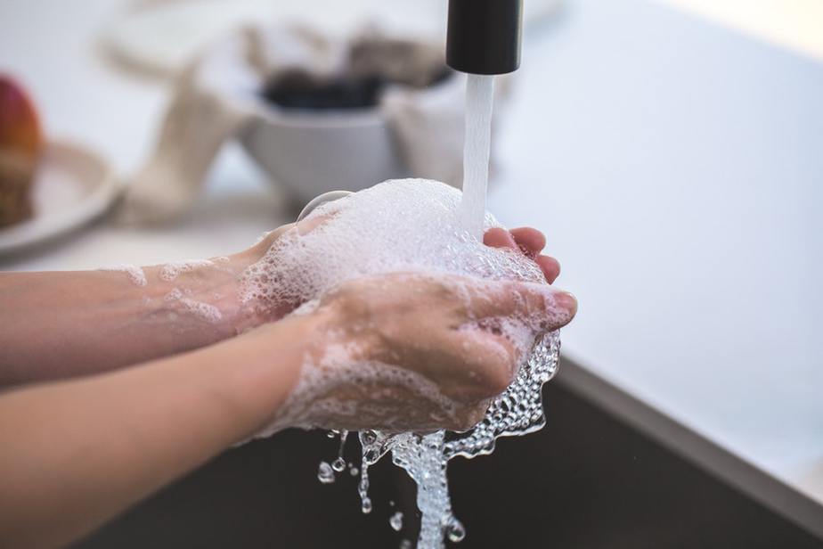 Prevention of diarrhea in elderly people